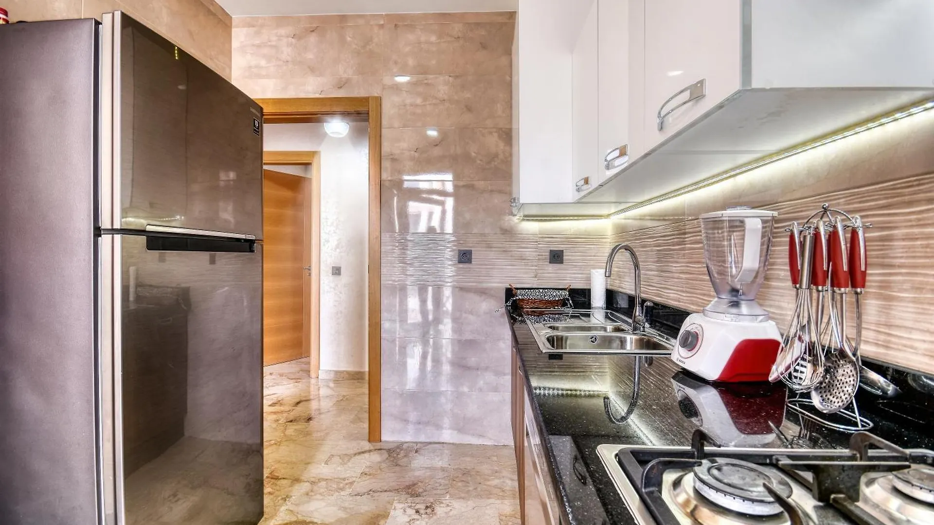Chic & Comfy Apartment In Agadir Center 0*,