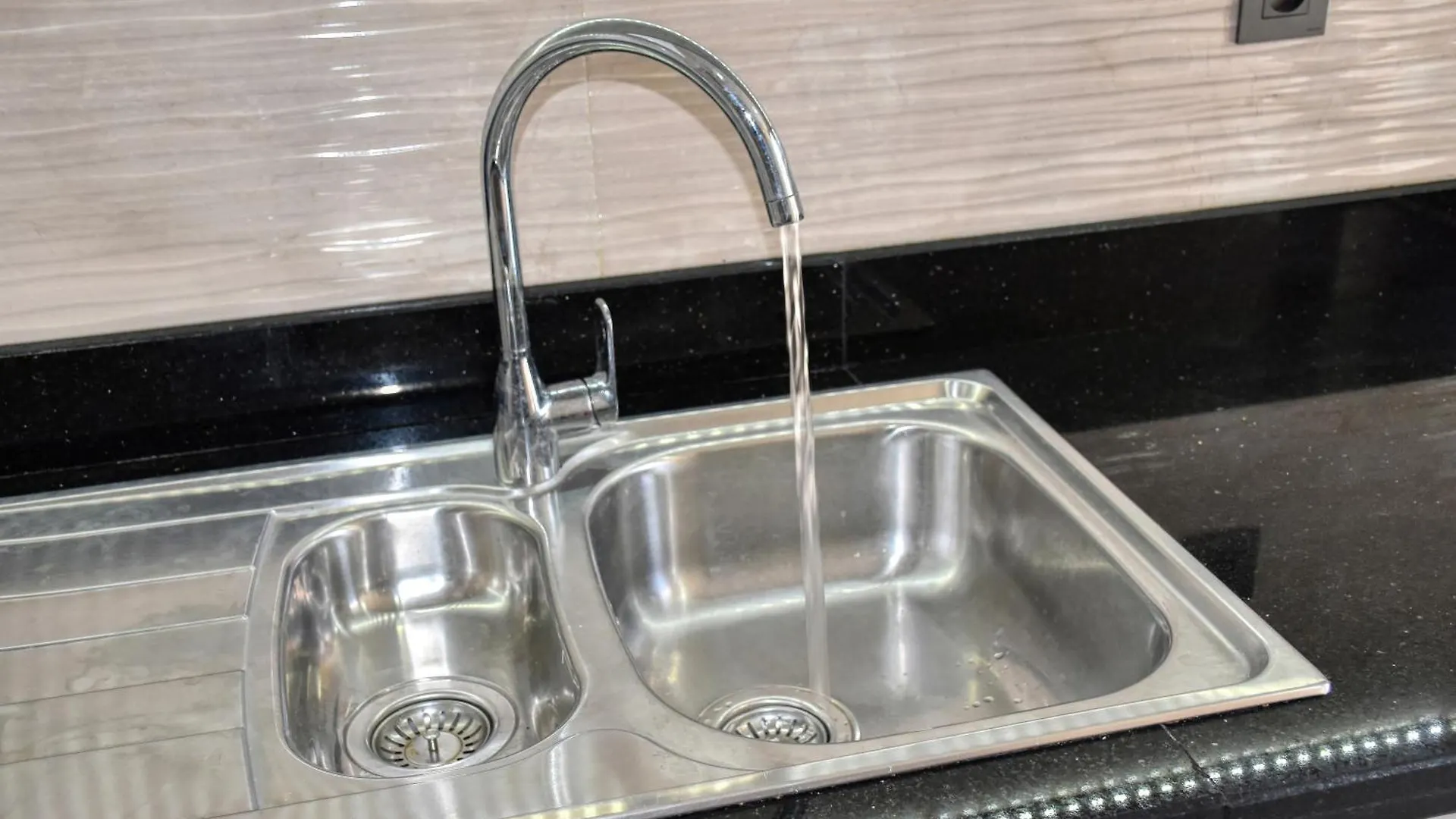 Chic & Comfy Apartment In Agadir Center
