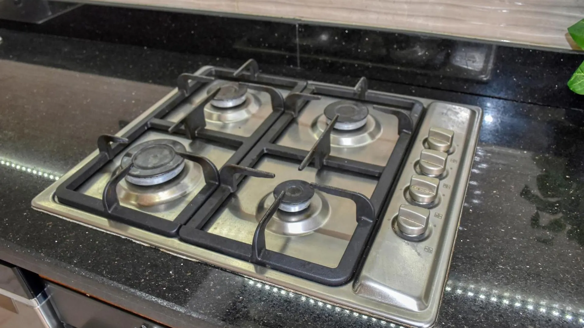 Chic & Comfy Apartment In Agadir Center מרוקו